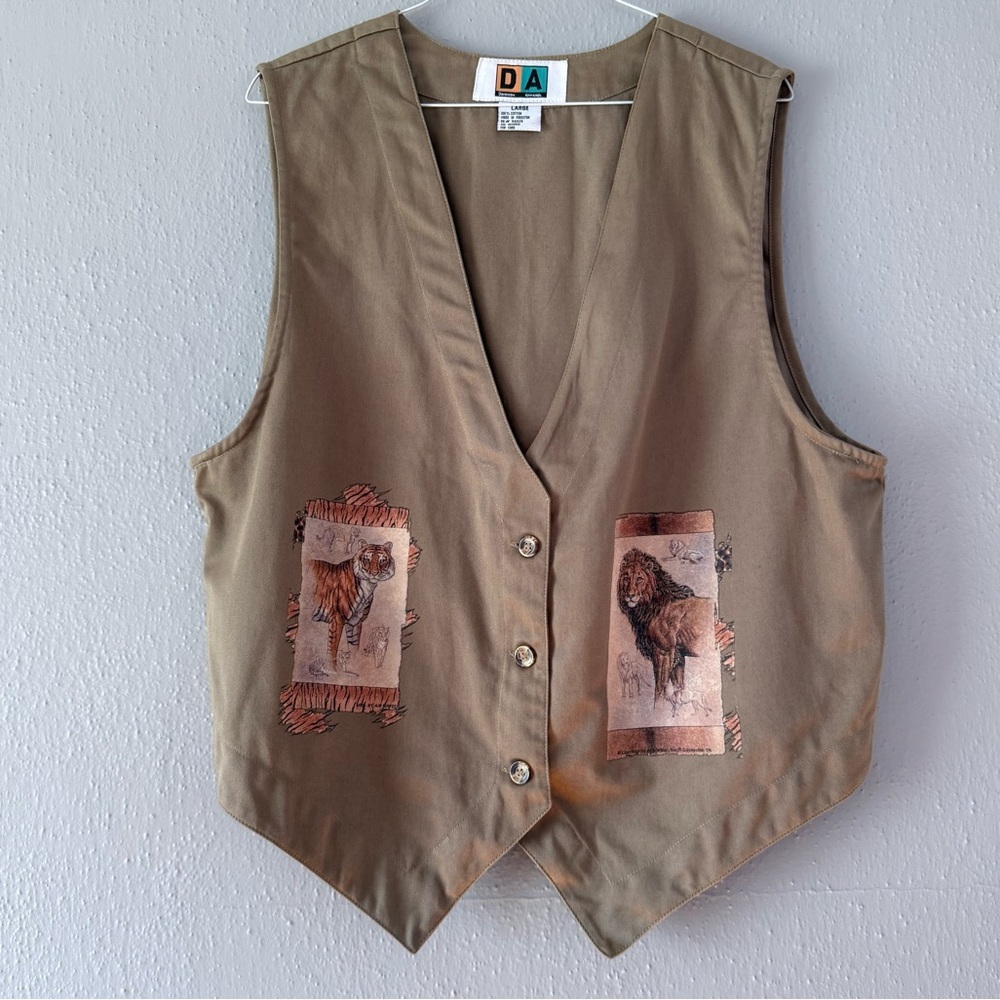 khaki vest with lion and tiger prints Men’s Size large safari vacation
